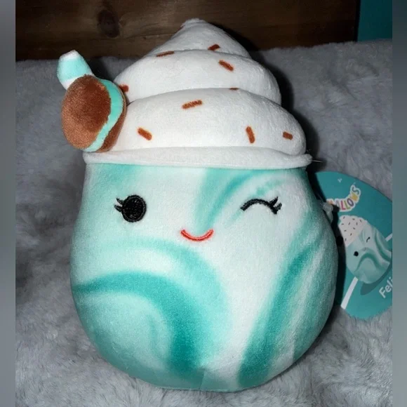 BNWT: 5” Feliciti Scented Squishmallow - Picture 2 of 10